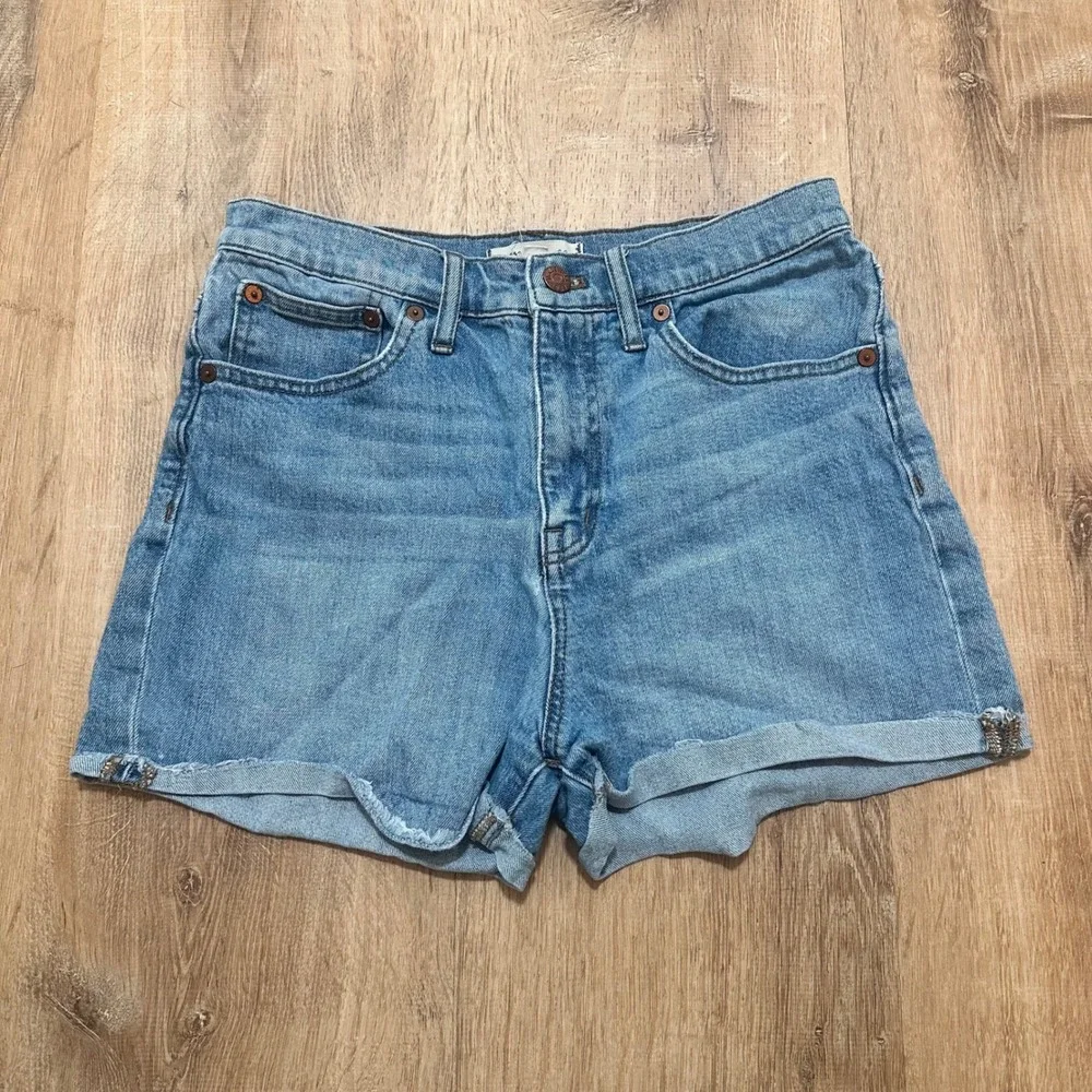 Madewell | Women's High‎ Rise Rolled Cuffed Light Wash Denim Shorts, Size 27